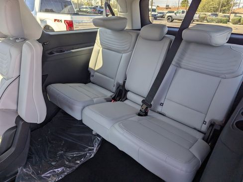 New 2026 Ford Expedition Max Platinum w/ Platinum Ultimate Package AWD/4WD image 9