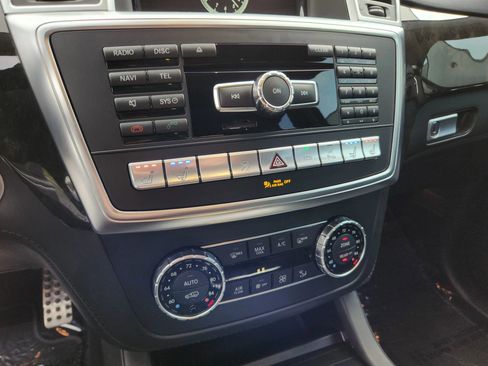 Used 2016 Mercedes-Benz GL 63 AMG 4MATIC image 11