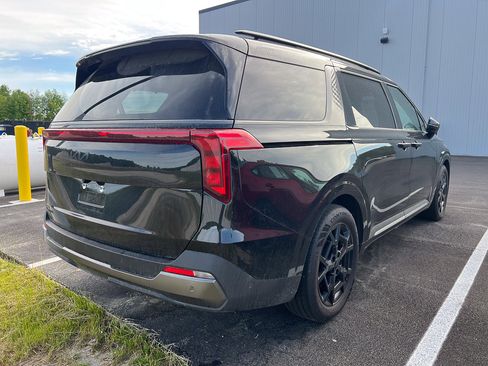 Used 2026 Kia Carnival SX w/ SX Dark Edition Package FWD image 5