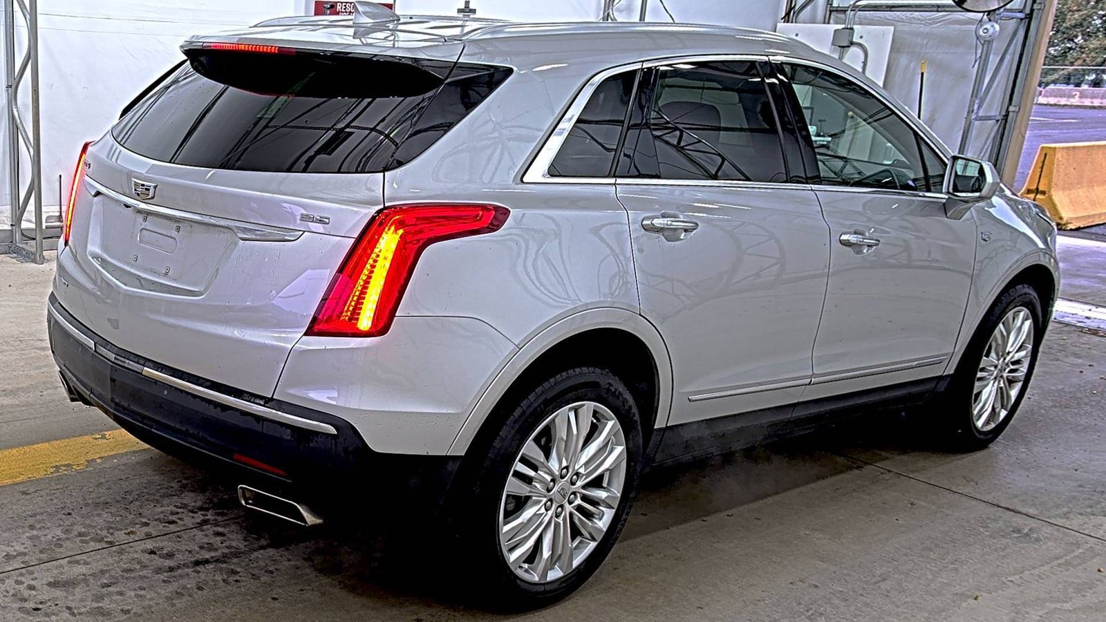 Used 2019 Cadillac XT5 Premium Luxury AWD/4WD image 4