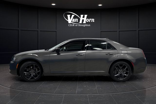 Used 2023 Chrysler 300 Touring w/ Sport Appearance Package RWD image 10