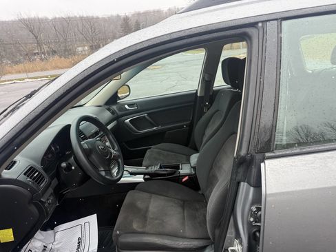 Used 2008 Subaru Outback 2.5i L.L. Bean image 9