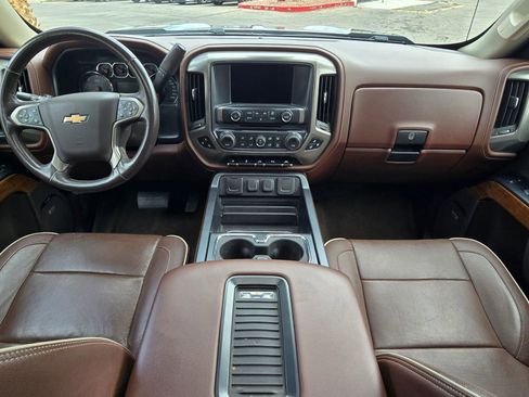 Used 2018 Chevrolet Silverado 1500 High Country RWD image 11