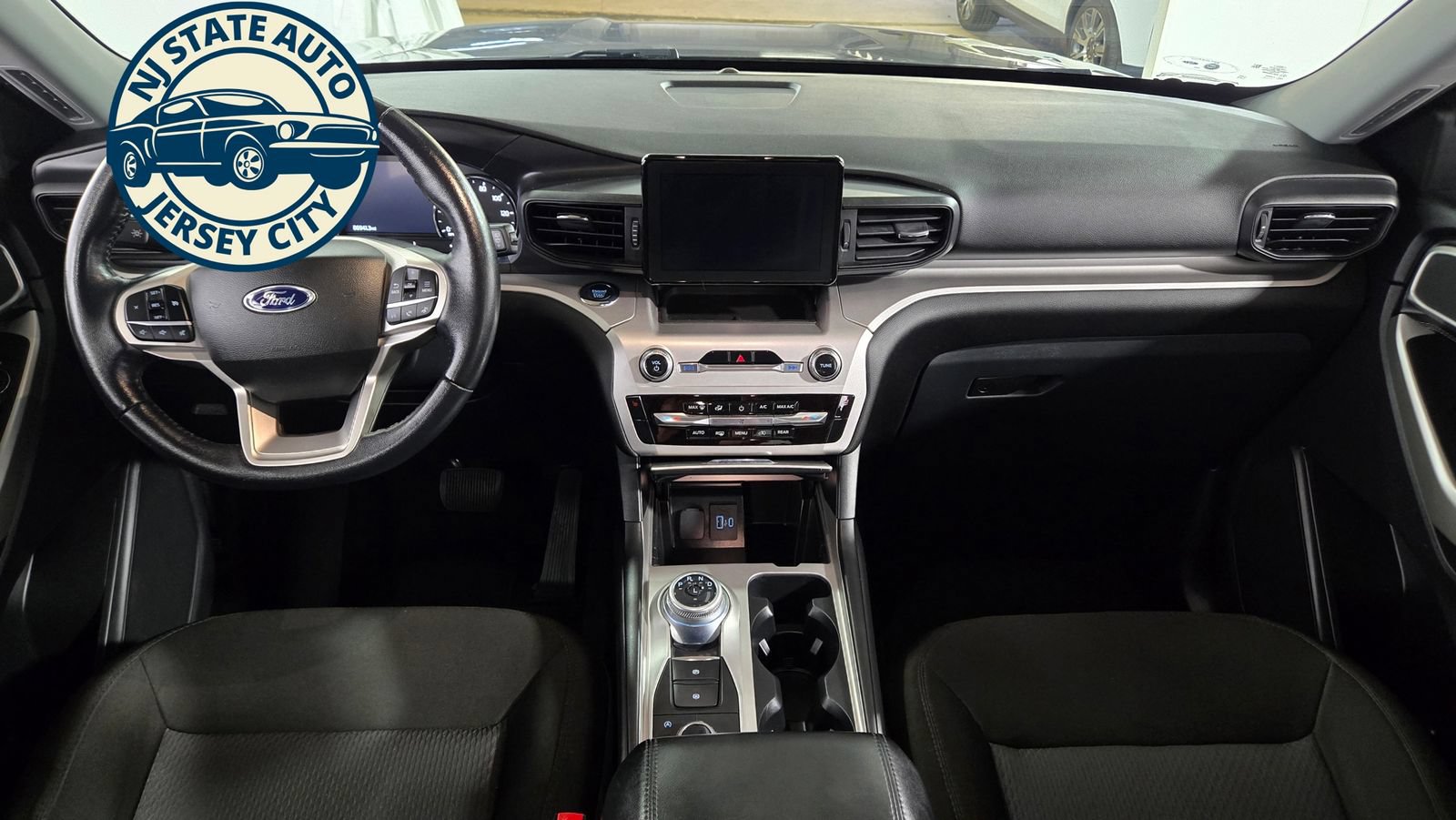 Used 2022 Ford Explorer XLT AWD/4WD image 7