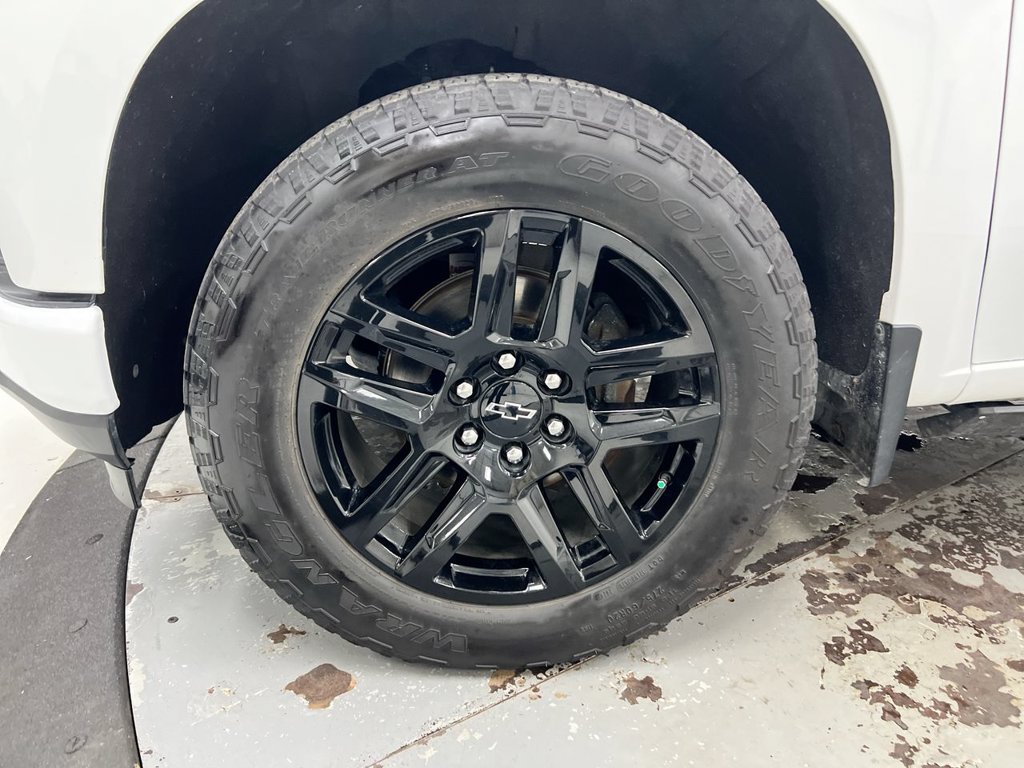Used 2022 Chevrolet Silverado 1500 RST w/ Z71 Off-Road Package AWD/4WD image 26