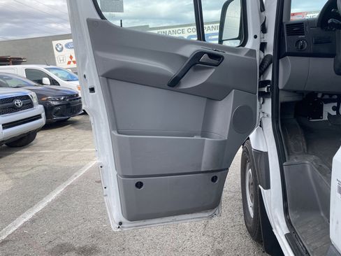 Used 2013 Freightliner Sprinter 2500 RWD image 36