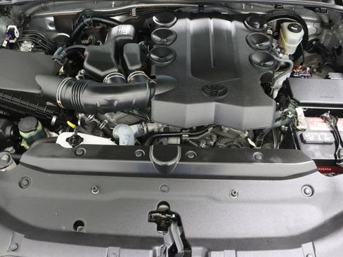 Used 2018 Toyota 4Runner Limited image 40