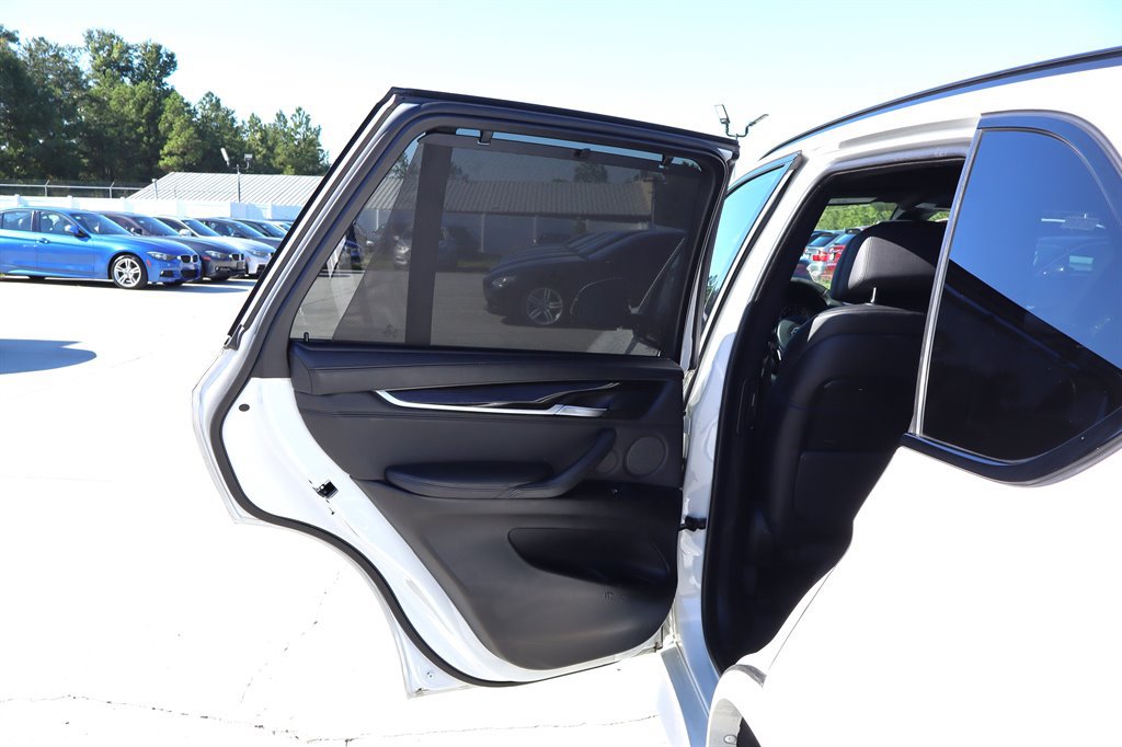 Used 2015 BMW X5 xDrive50i AWD/4WD image 40