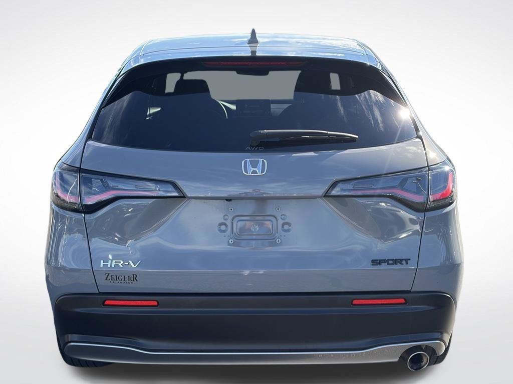 Used 2025 Honda HR-V Sport image 7