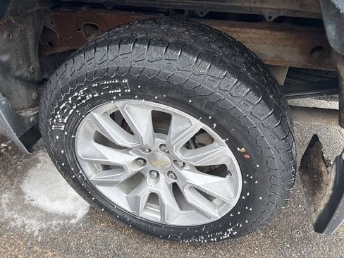 Used 2019 Chevrolet Silverado 1500 Custom w/ Custom Value Package image 13