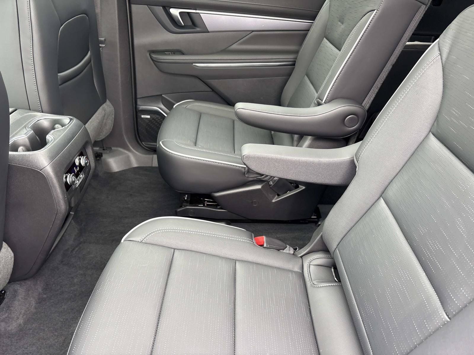Used 2026 Buick Enclave Sport Touring w/ Power Package FWD image 31