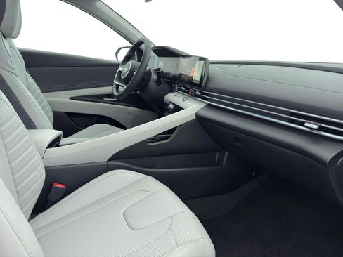 New 2026 Hyundai Elantra Limited image 16