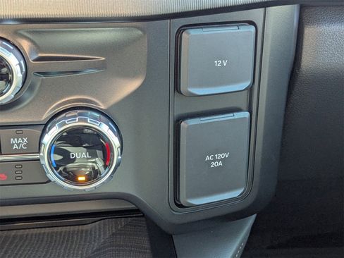 Used 2024 Ford F450 Platinum w/ FX4 Off-Road Package image 25