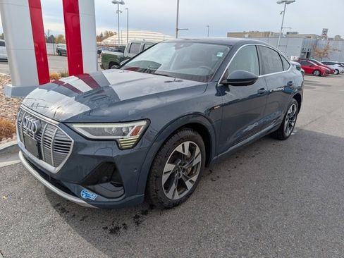 Used 2021 Audi e-tron Premium Plus w/ Premium Plus Package image 2