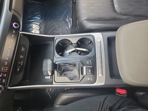 Certified 2026 Kia Carnival FWD image 27
