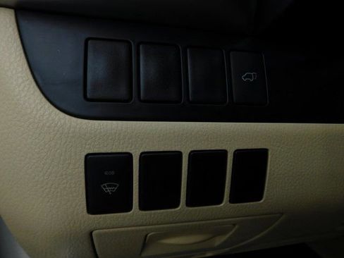 Used 2014 Toyota Highlander XLE image 32