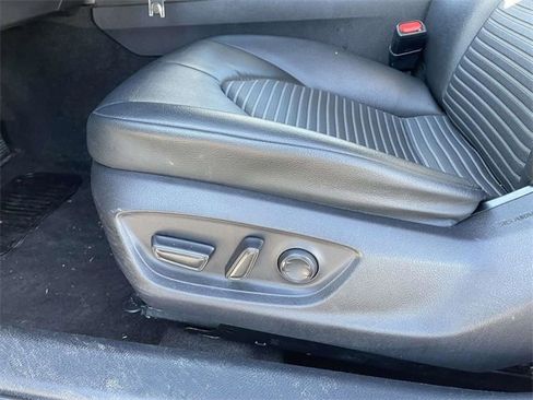 Used 2022 Toyota Camry SE image 20