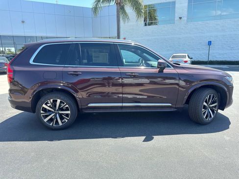 Certified 2025 Volvo XC90 B5 Core w/ Climate Package image 3