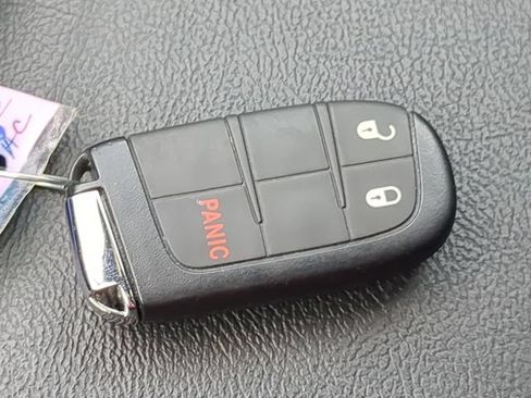 Used 2025 Jeep Compass Trailhawk AWD/4WD image 31