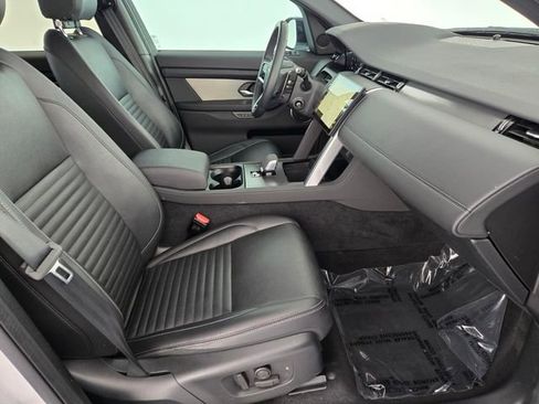 Used 2024 Land Rover Discovery Sport Dynamic SE AWD/4WD image 3