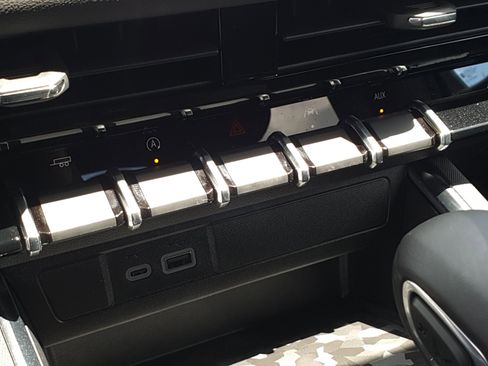 New 2025 GMC Canyon Elevation image 30