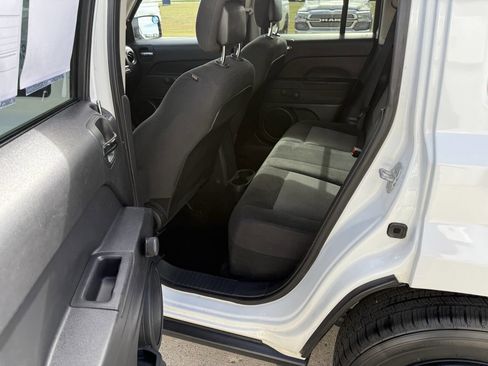 Used 2015 Jeep Patriot Sport image 6