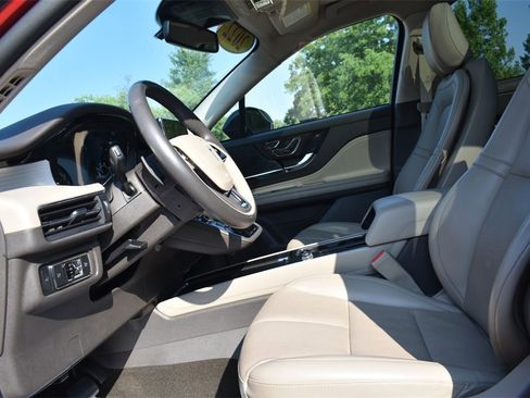 Used 2022 Lincoln Corsair AWD w/ Premium Package image 27