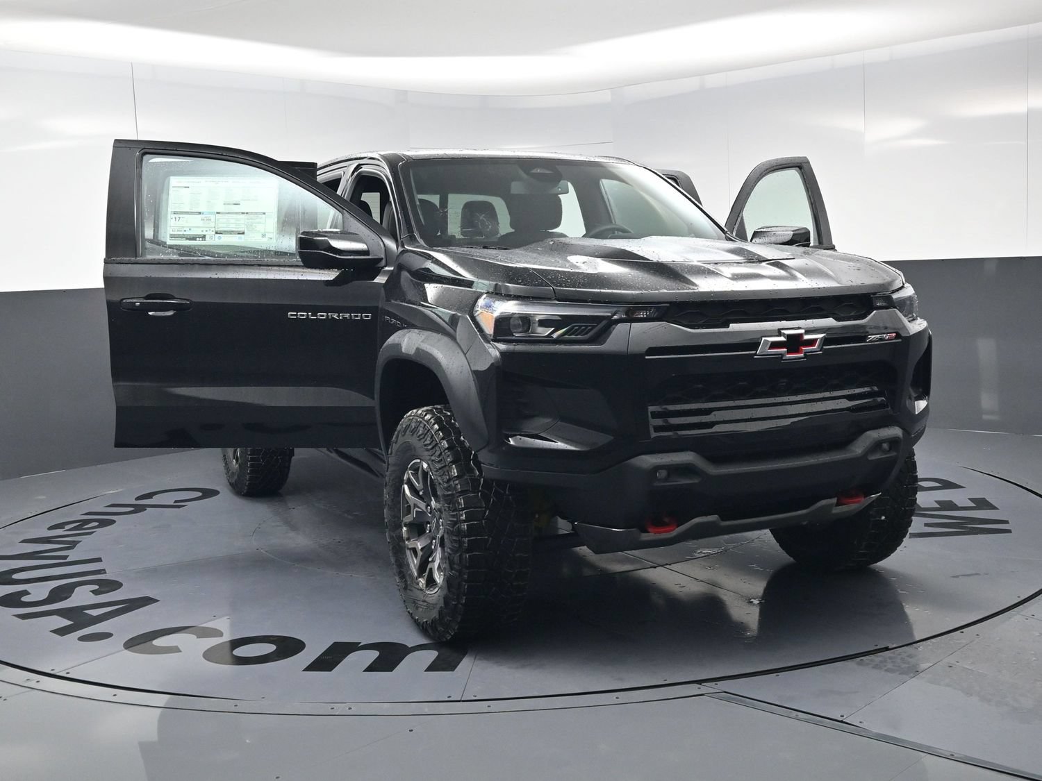 New 2026 Chevrolet Colorado ZR2 w/ Technology Package AWD/4WD image 30