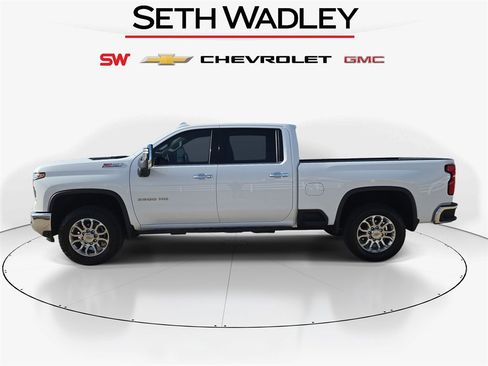 Used 2025 Chevrolet Silverado 2500 LTZ w/ LTZ Premium Package image 4