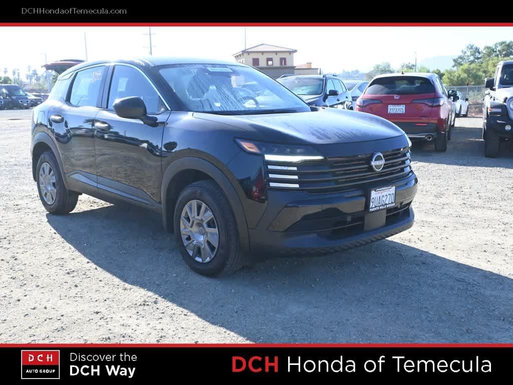 Used 2025 Nissan Kicks S FWD image 3