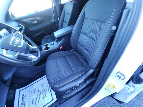 Used 2024 GMC Terrain SLE w/ Driver Convenience Package image 12