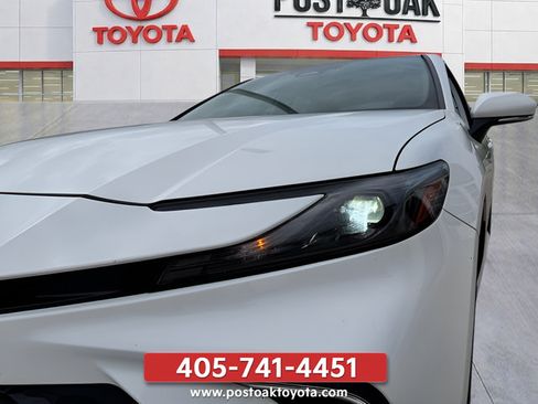 Used 2025 Toyota Camry SE w/ Multimedia Upgrade Package FWD image 12