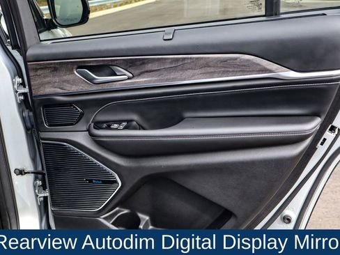 Used 2022 Jeep Grand Cherokee L Overland w/ Advanced Protech Group III image 40