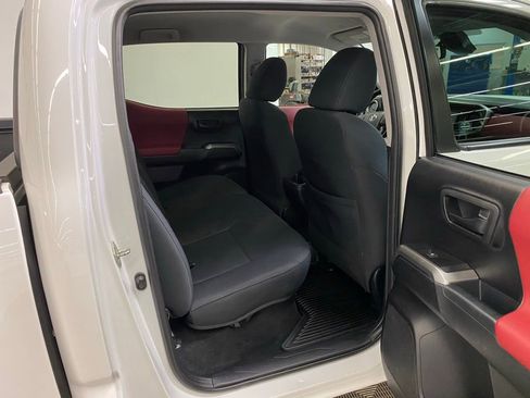 Used 2019 Toyota Tacoma SR5 image 12