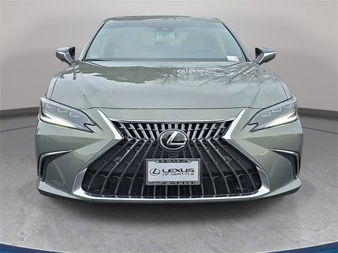New 2025 Lexus ES 300h w/ Luxury Package image 2