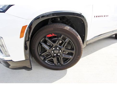 Used 2023 Chevrolet Traverse Premier w/ Redline Edition AWD/4WD image 32
