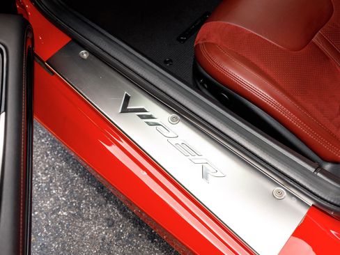 Used 2017 Dodge Viper GTC RWD image 24