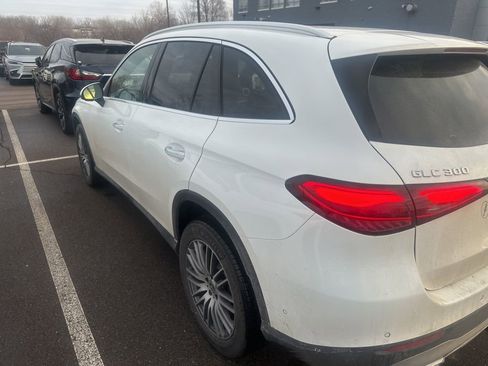 Used 2025 Mercedes-Benz GLC 300 4MATIC image 19