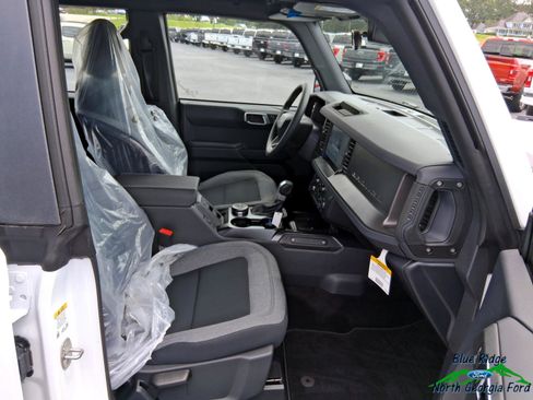 New 2025 Ford Bronco 4-Door image 11