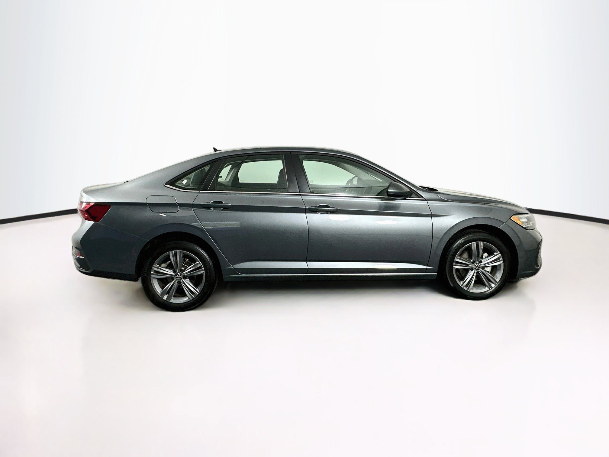 Used 2024 Volkswagen Jetta SE FWD image 10