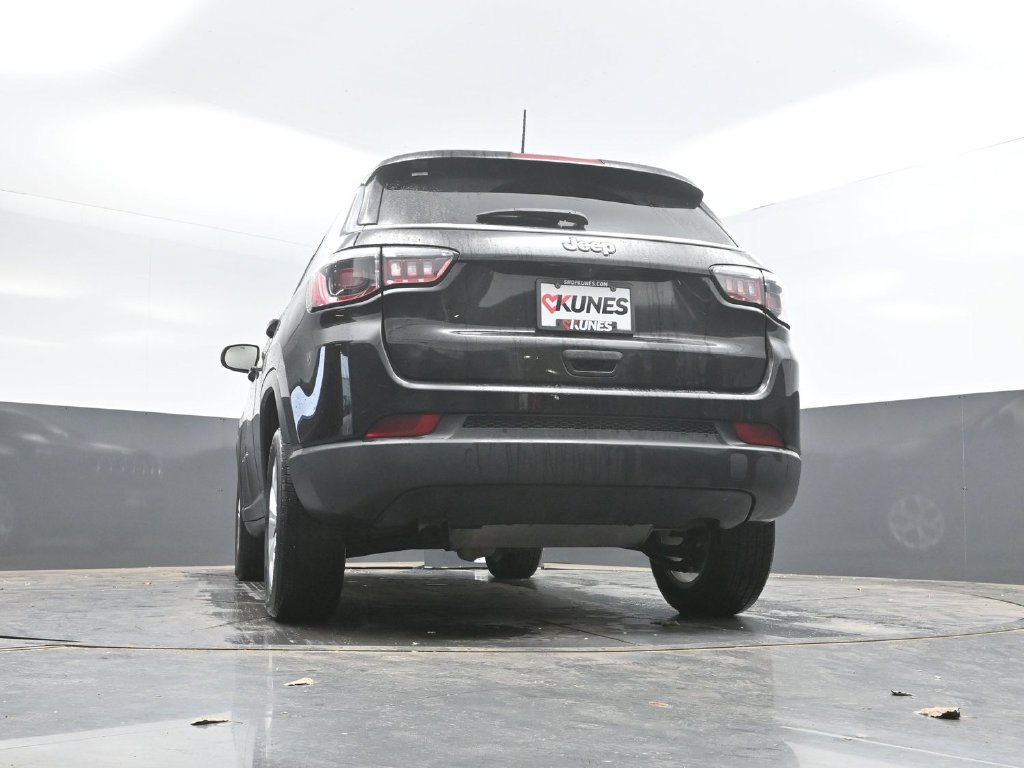 Used 2024 Jeep Compass Latitude AWD/4WD image 37