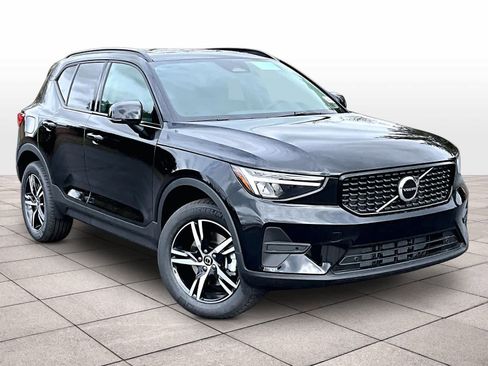 New 2026 Volvo XC40 B4 Core w/ Climate Package image 2