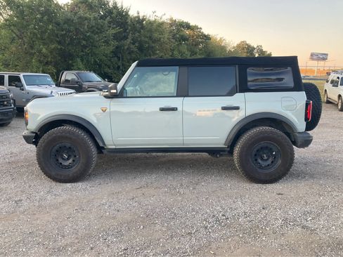 Used 2021 Ford Bronco Badlands AWD/4WD image 3
