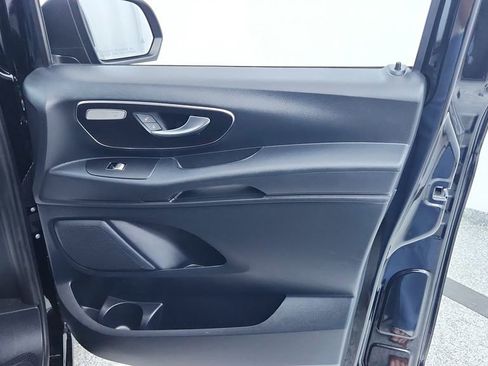 Used 2023 Mercedes-Benz Metris Passenger image 37