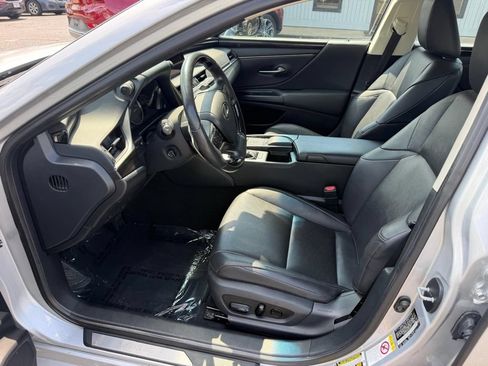 Used 2019 Lexus ES 350 w/ Premium Package FWD image 13