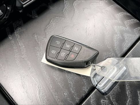 Used 2021 GMC Yukon Denali w/ Advanced Technology Package AWD/4WD image 29