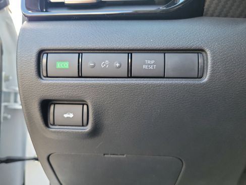 Used 2025 Nissan Sentra SR FWD image 18