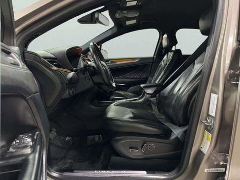 Used 2019 Lincoln MKC Select w/ Select Plus Package AWD/4WD image 24