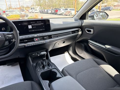 Used 2025 Kia K4 FWD image 22