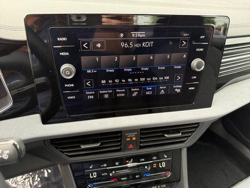 New 2025 Volkswagen Jetta SE image 12